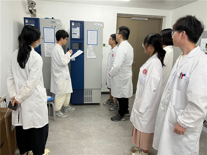 实验室安全现场培训2.JPG