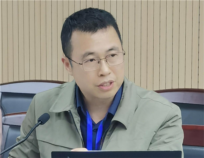 通讯2-刘院长讲话.jpg