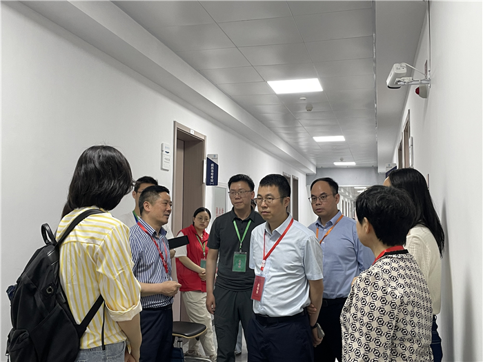 学校巡考2.JPG