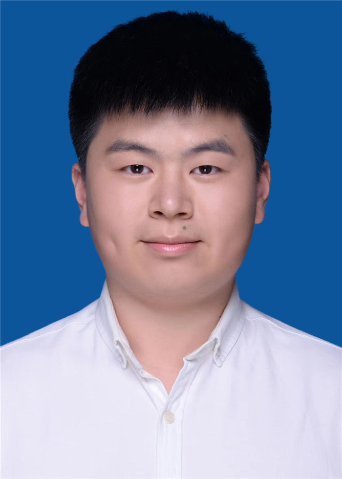 邱晨宇.jpg