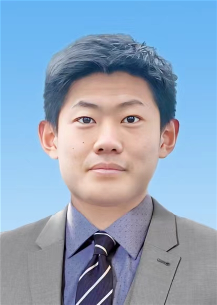 赵帅飞.jpg