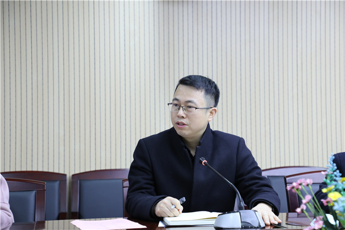 刘院讲话.JPG